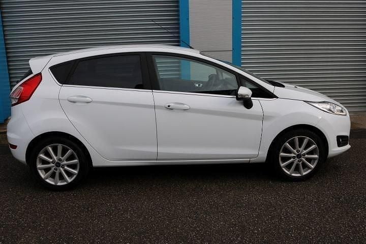 Used Ford Fiesta Titanium 2017 White Hatchback