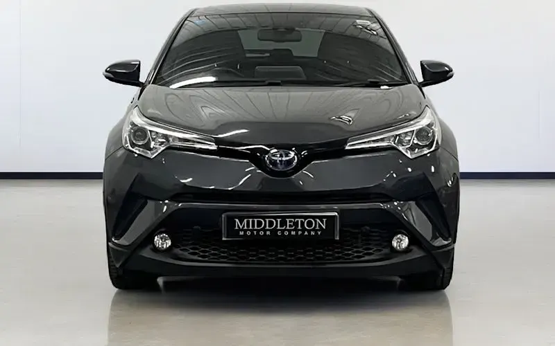 Begagnad Toyota C-HR Design 122 HK (89 kW) 2018 Grå SUV