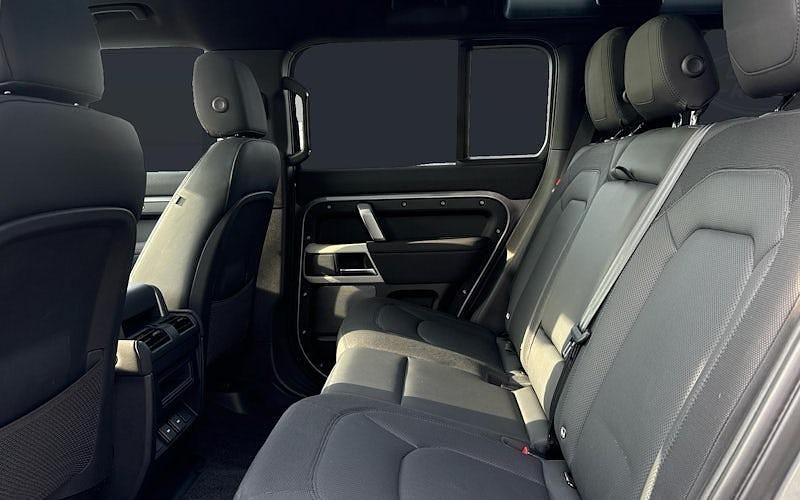 Usado Land Rover Defender SE Dynamic 249 HP (183 kW) 2025 SUV