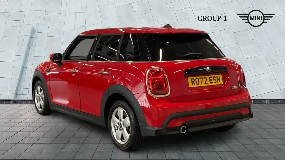 Usado Mini Cooper Classic 134 HP (98 kW) 2023 Vermelho Citadino