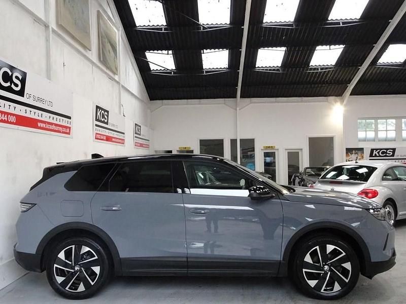 Used Vauxhall Grandland X Ultimate 136 HP (100 kW) 2025 Grey SUV