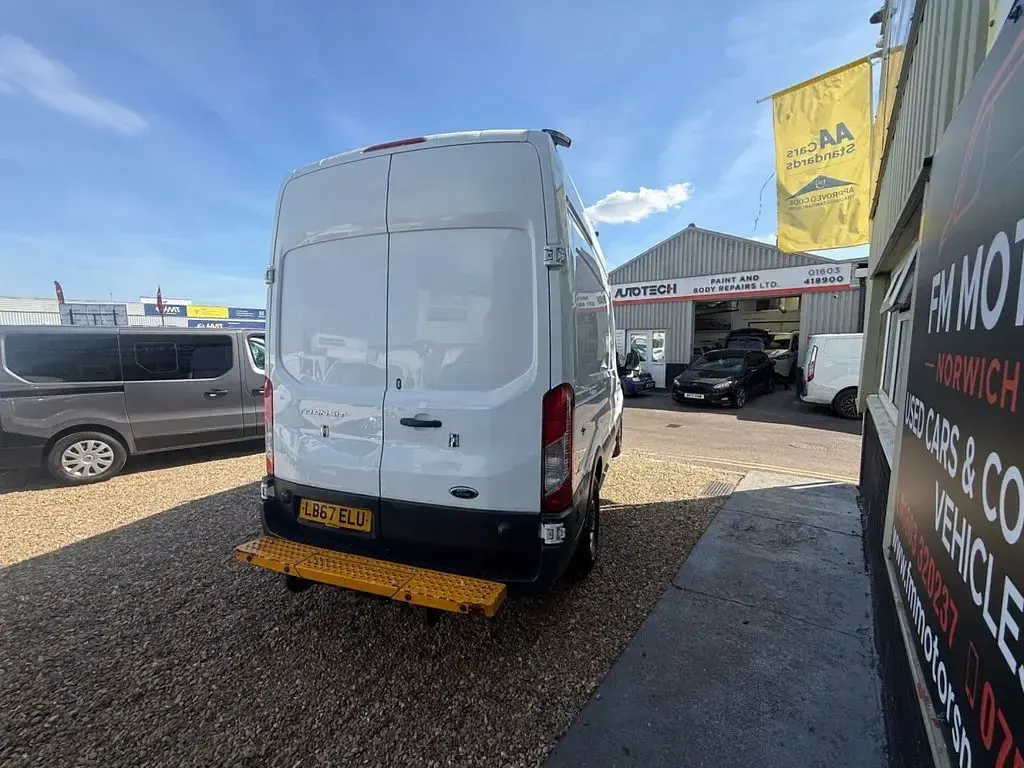 Used Ford Transit 130 HP (95 kW) 2018 White Van