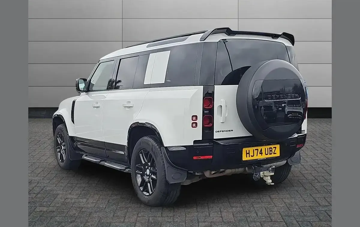 Używany Land Rover Defender S 247 KM (181 kW) 2024 Biały SUV