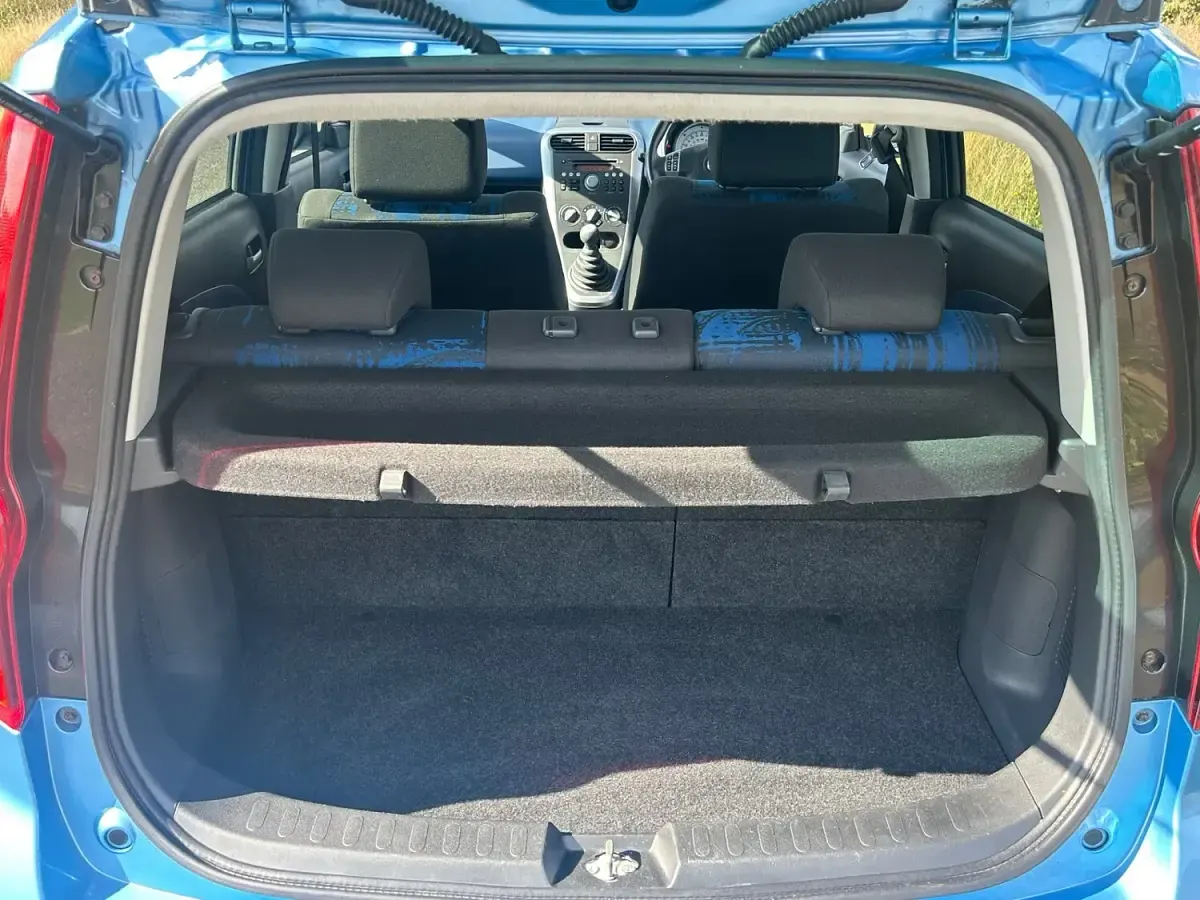 Used Vauxhall Agila 94 HP (69 kW) 2013 Blue MPV