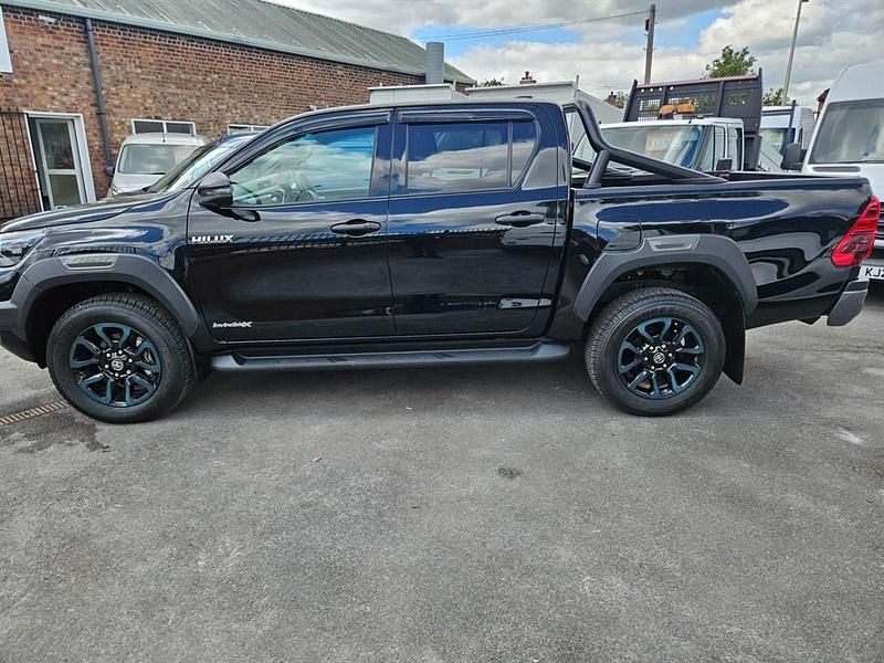 Black New 2025 Toyota HiLux Pickup | £41,990 (A bit pricey) - Image 1/4