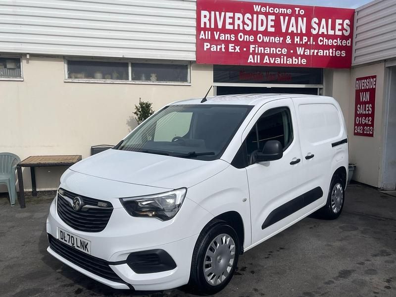 Used Vauxhall Combo Sportive 100 HP (73 kW) 2020 White MPV