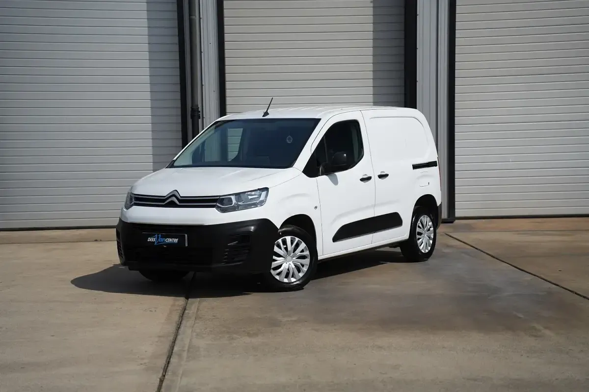 Used Citroën Berlingo 100 HP (73 kW) 2023 White MPV