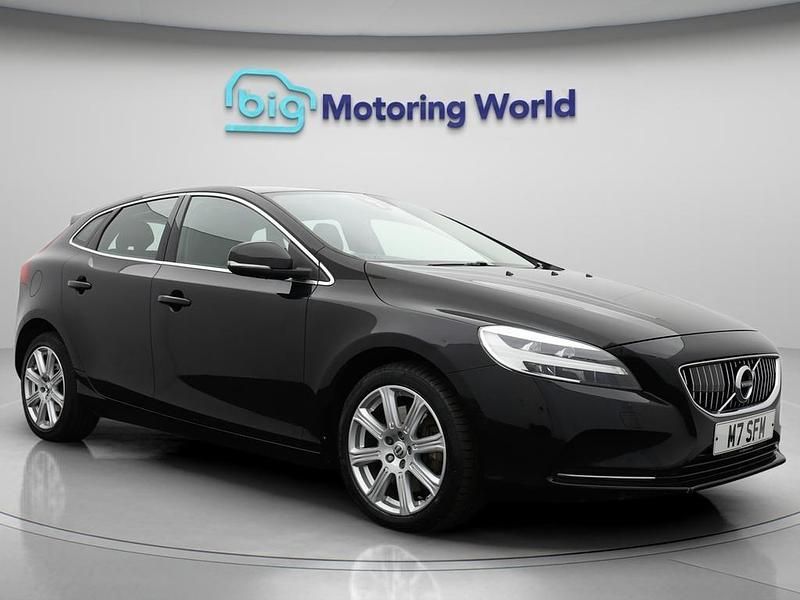 Black Used 2018 Volvo V40 Inscription Estate | £14,700 (Fair price) - Image 1/4