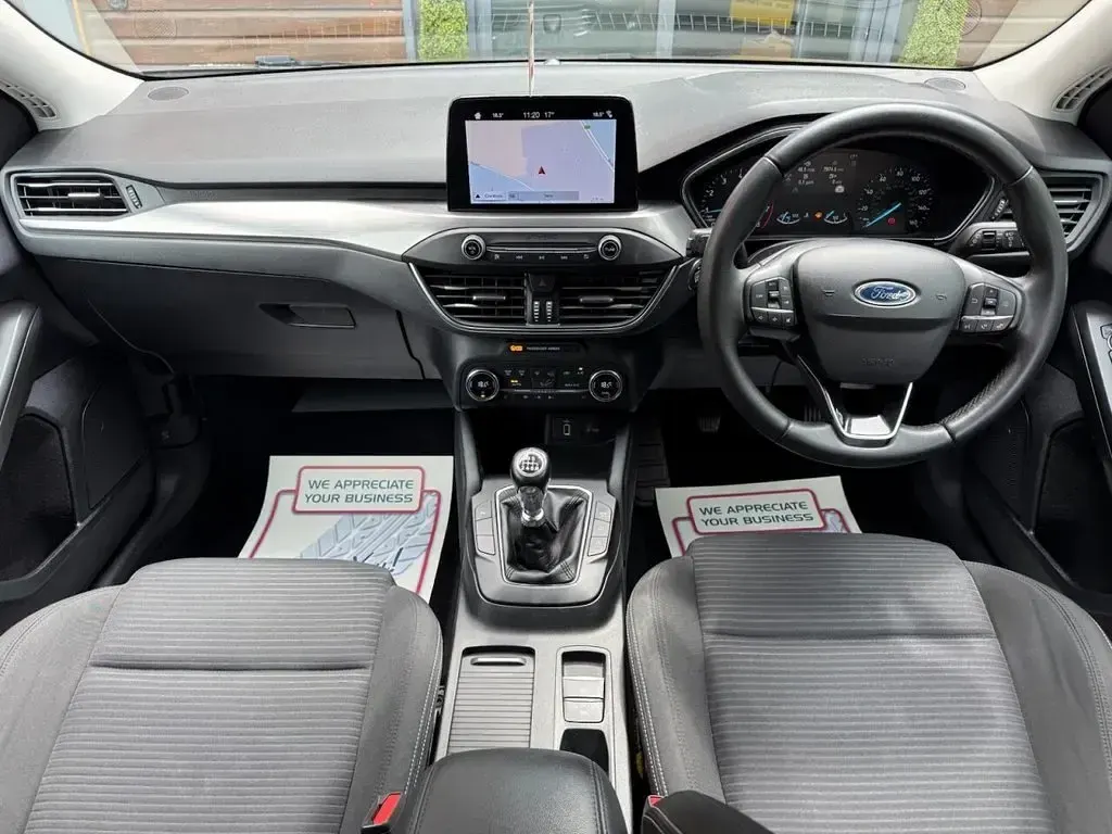Used Ford Focus Titanium 125 HP (91 kW) 2019 Silver Hatchback