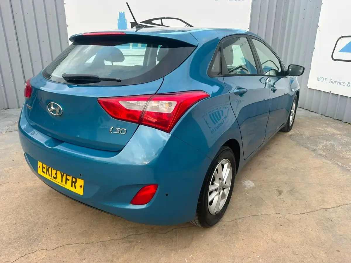 Used Hyundai i30 Active 108 HP (79 kW) 2013 Blue Hatchback