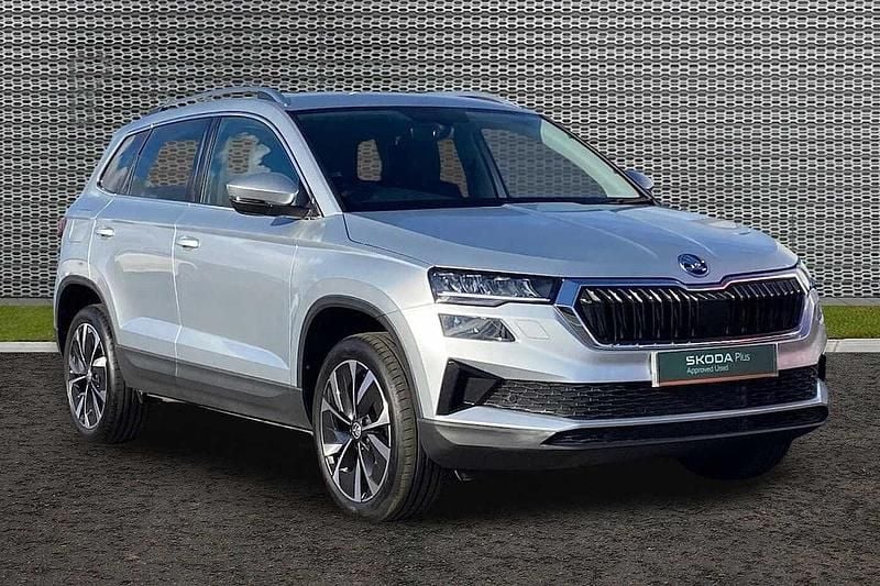 Brilliant silver metallic Used 2024 Skoda Karoq SE L SUV | £23,999 (Good price) - Image 1/4