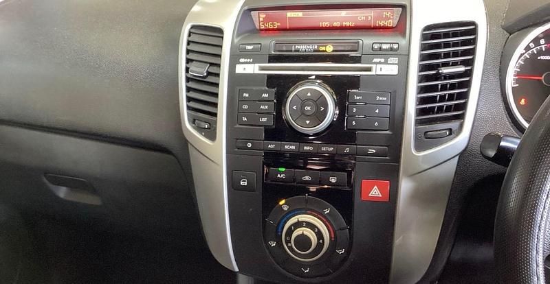 Used Kia Venga 2010 Blue Hatchback