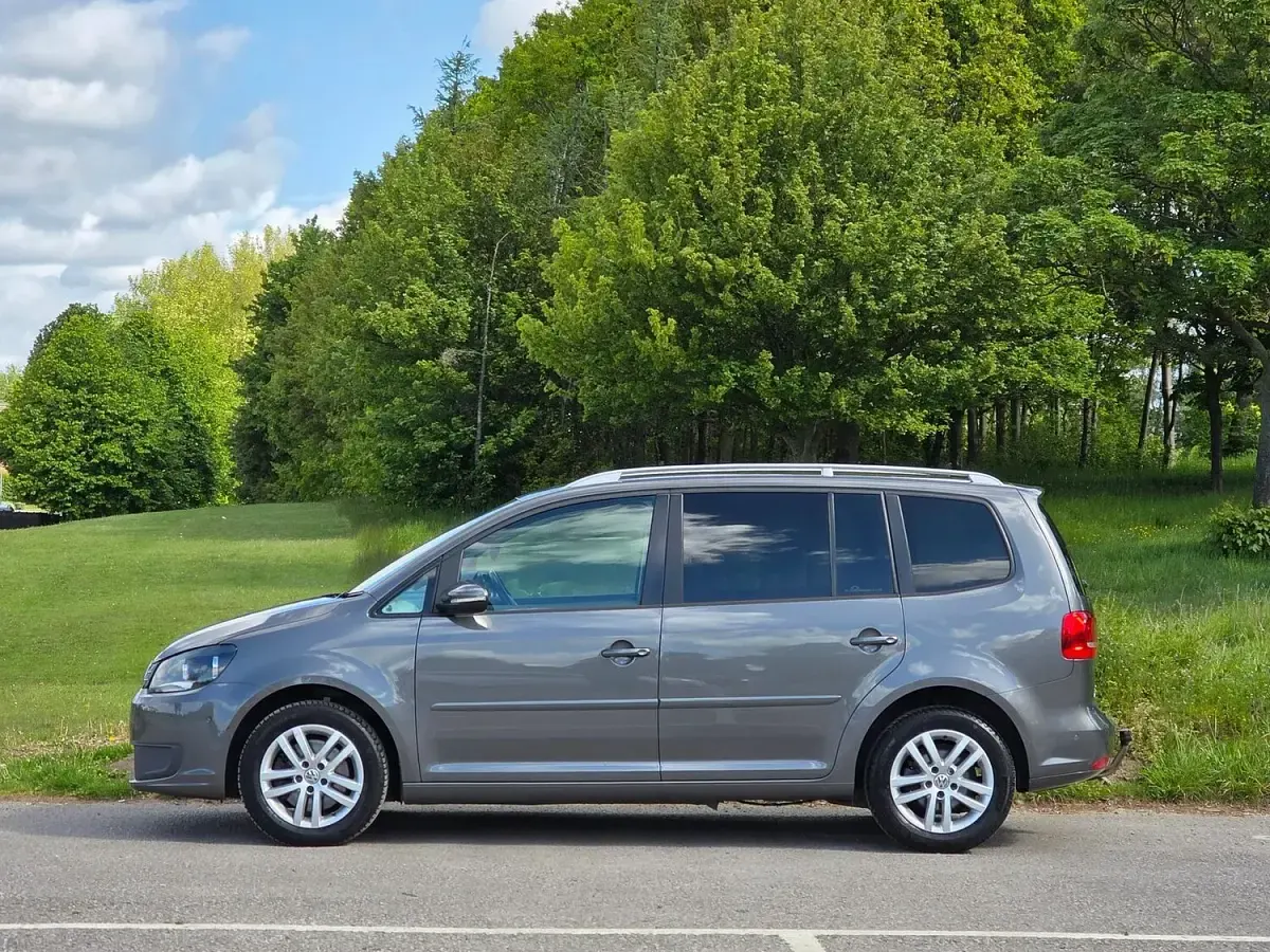 Used VW Touran SE 140 HP (102 kW) 2013 Grey MPV