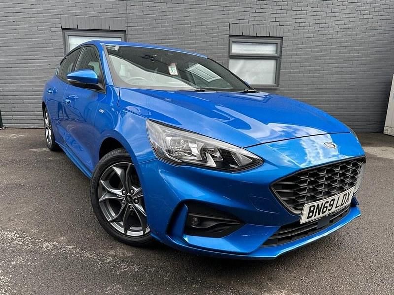 Begagnad Ford Focus ST-Line 125 HK (91 kW) 2020 Blå Halvkombi