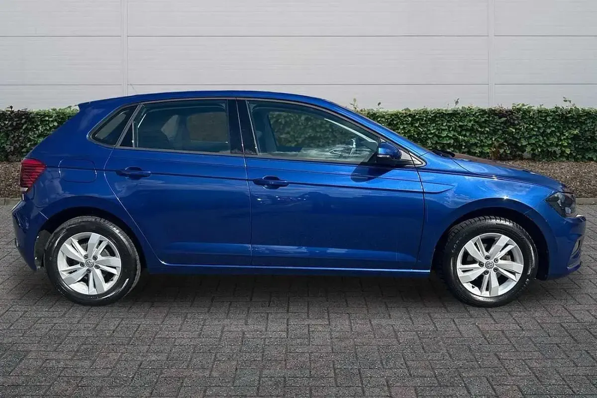 Used VW Polo SE 95 HP (69 kW) 2018 Blue Hatchback