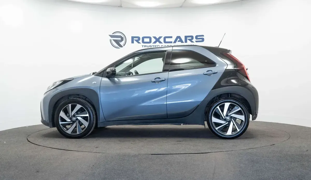 Used Toyota Aygo X 72 HP (52 kW) 2025 Grey SUV