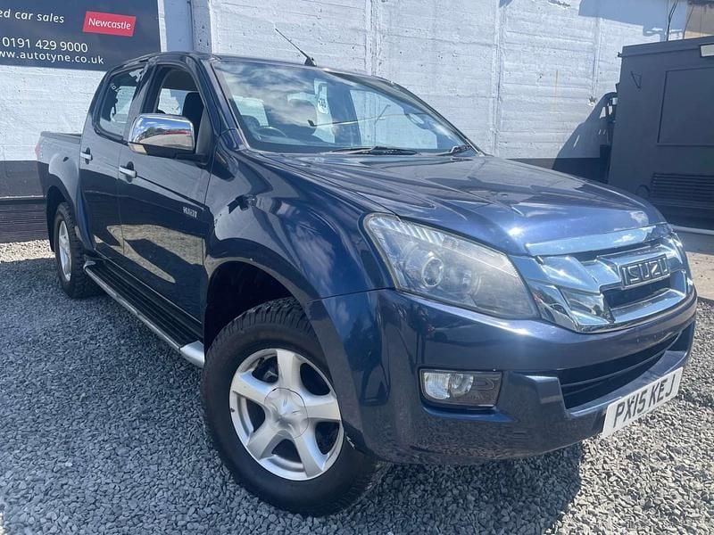 Blue Used 2015 Isuzu D-Max Pickup | £9,985 (Fair price) - Image 1/4