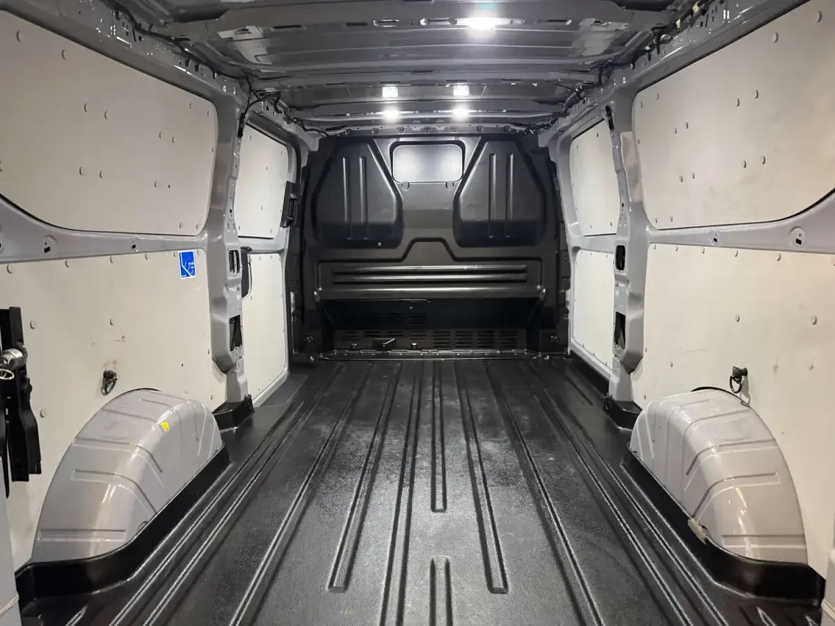 Used Ford Transit Custom Limited 136 HP (100 kW) 2024 Grey Van