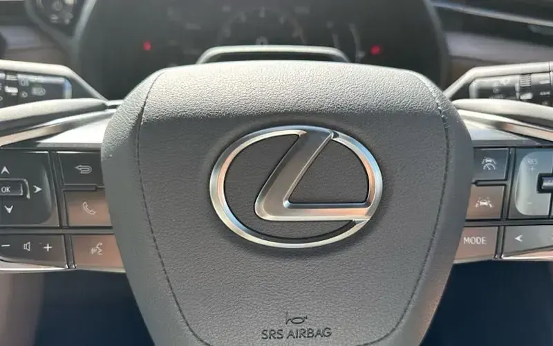 Used Lexus LBX 136 HP (100 kW) 2025 Grey SUV