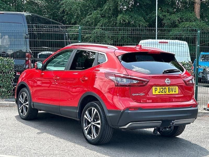 Used Nissan Qashqai N-Connecta 160 HP (117 kW) 2020 Red SUV