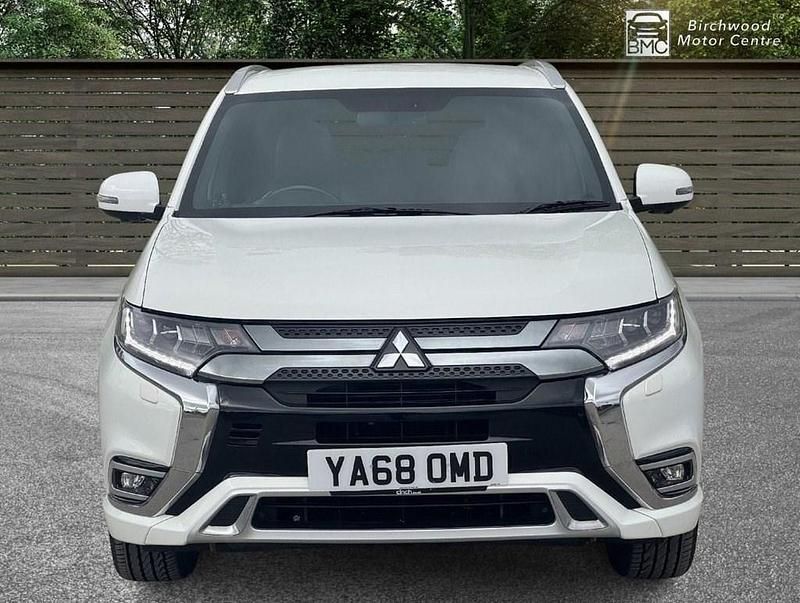 Used Mitsubishi Outlander P-HEV 2018 White SUV