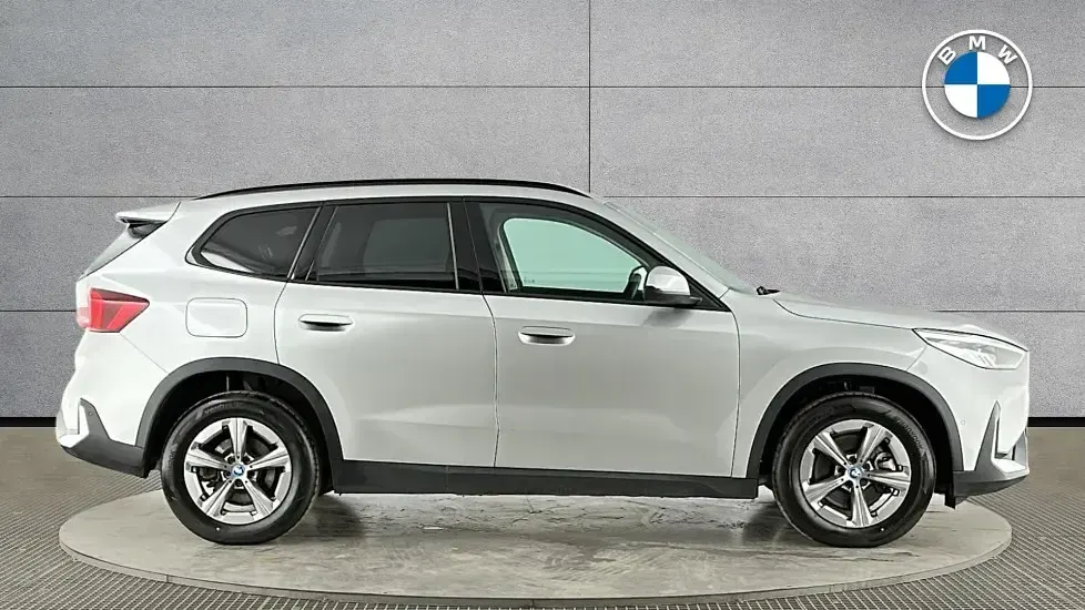 Second-hand BMW X1 Sport Line 242 CP (177 kW) 2024 Argintiu SUV
