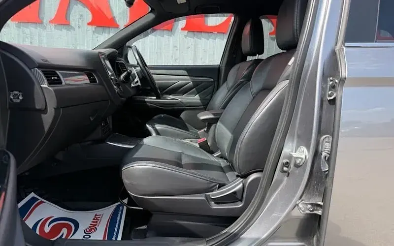 Used Mitsubishi Outlander P-HEV 177 HP (130 kW) 2018 Estate