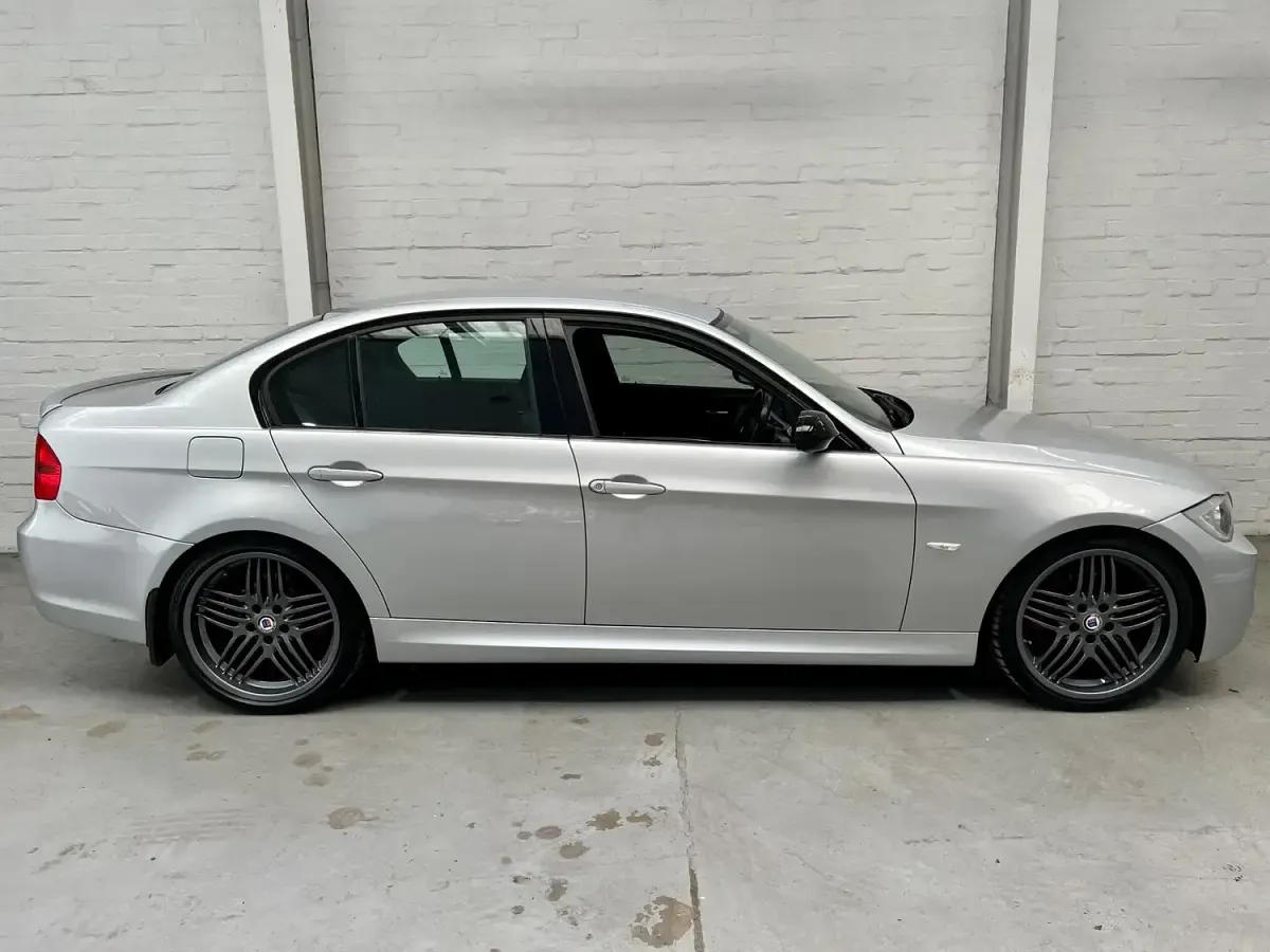 Used BMW 320 173 HP (127 kW) 2006 Silver Sedan