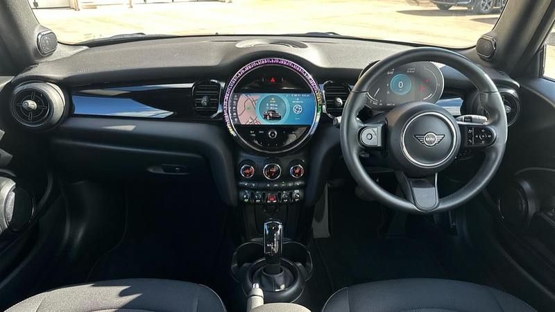 Usado Mini Cooper Classic 134 CV (98 kW) 2022 Blanco Utilitario