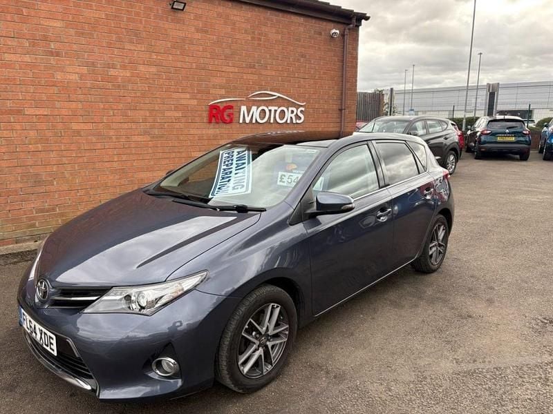 Blue Used 2014 Toyota Auris Hatchback | £5,495 (Fair price) - Image 1/4