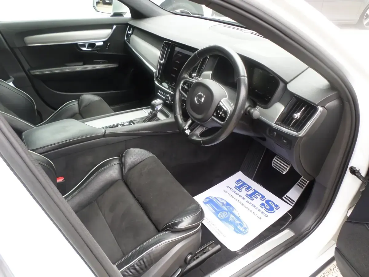 Used Volvo S90 R-Design 2018 White Sedan
