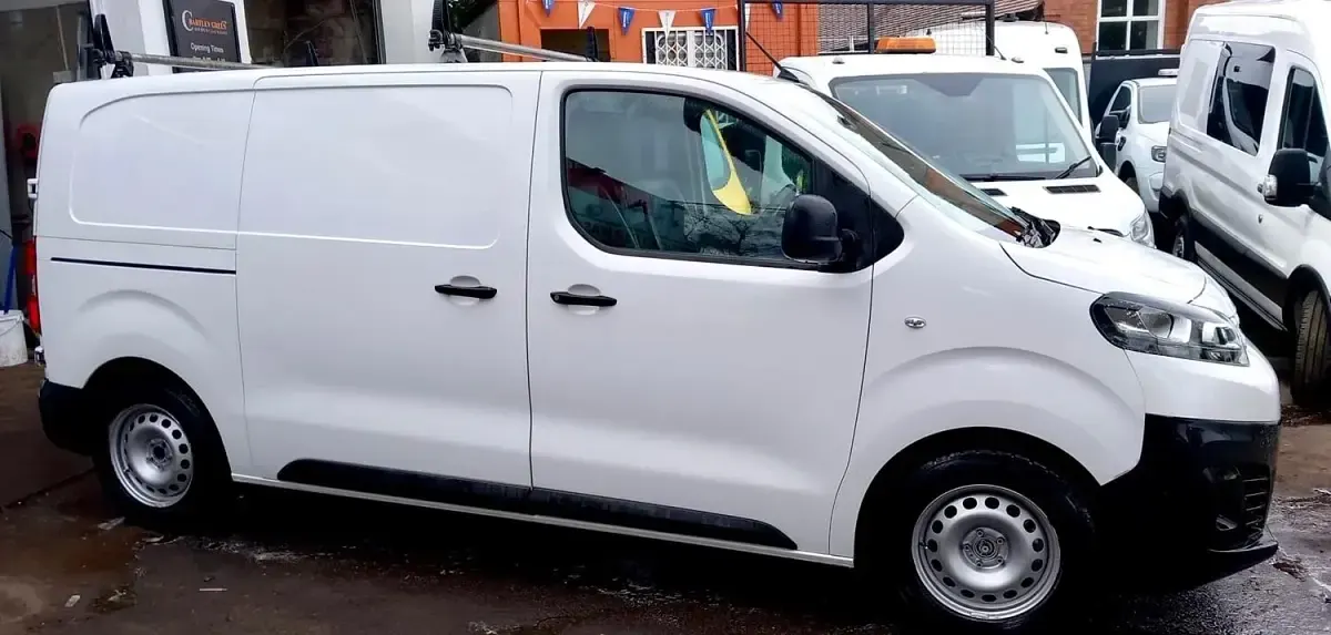 Begagnad Citroën Dispatch 2021 Vit Minibuss