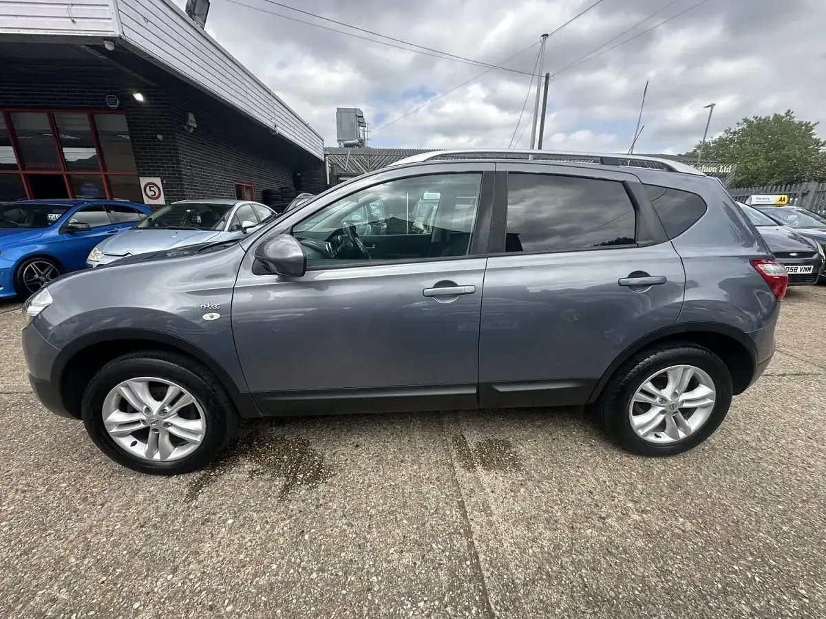 Used Nissan Qashqai N-TEC 113 HP (83 kW) 2010 Grey SUV