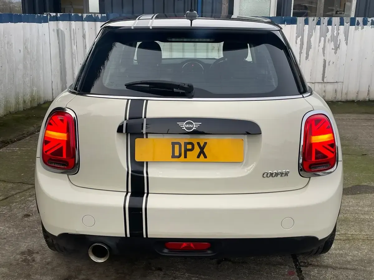 Used Mini Cooper Hatch 136 HP (100 kW) 2018 White Hatchback