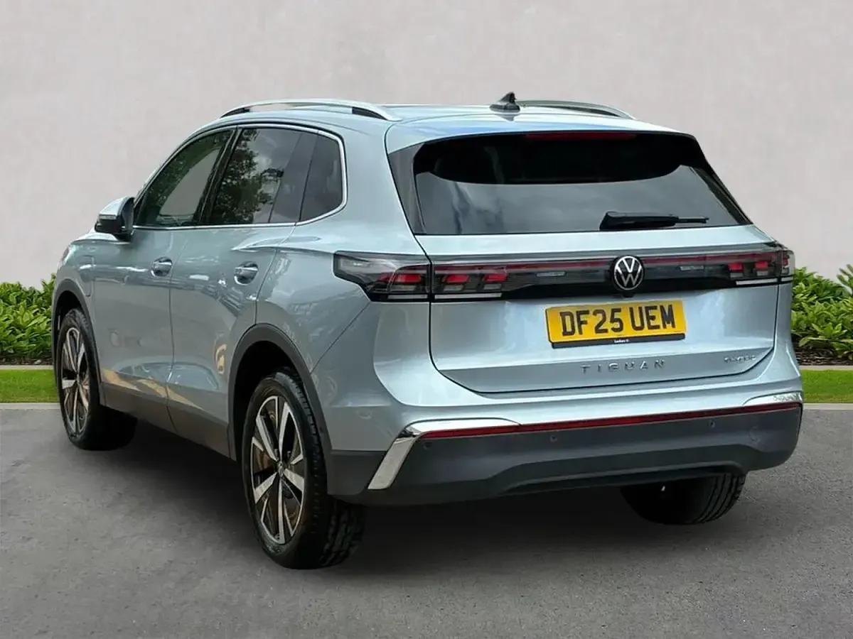 Used VW Tiguan Elegance 204 HP (150 kW) 2025 Silver SUV
