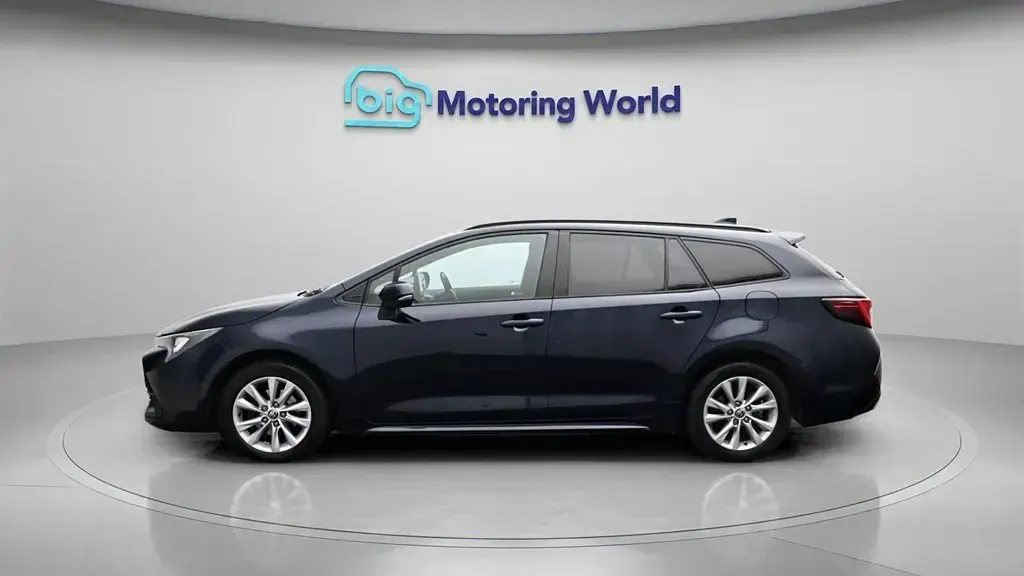 Begagnad Toyota Corolla 140 HK (102 kW) 2023 Kombi