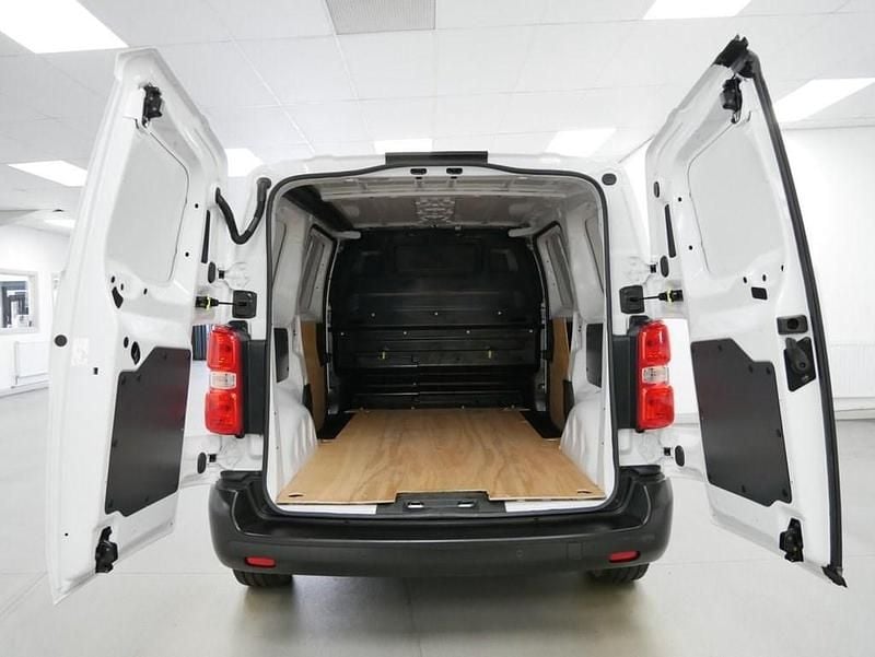 Used Citroën Dispatch 100 kW (136 HP) 2023 White MPV