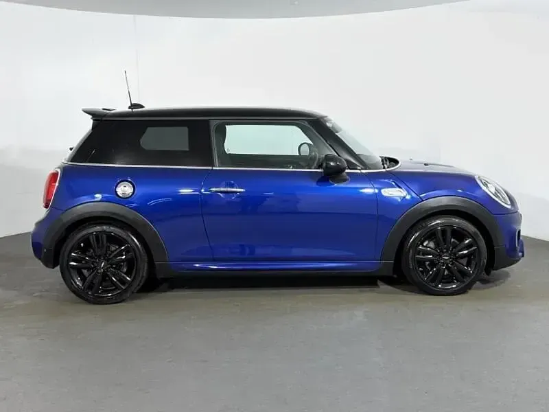 Used Mini Cooper S Sport 192 HP (141 kW) 2019 Blue Hatchback