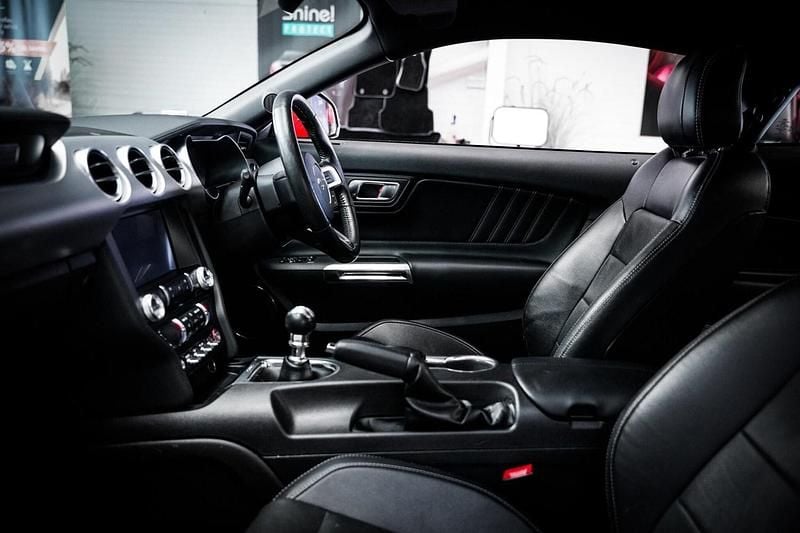 Used Ford Mustang Fastback 290 HP (213 kW) 2019 Red Coupe