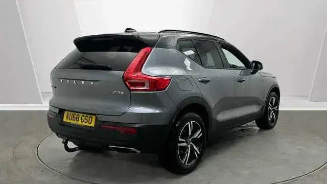 Used Volvo XC40 R-Design 148 HP (108 kW) 2019 SUV