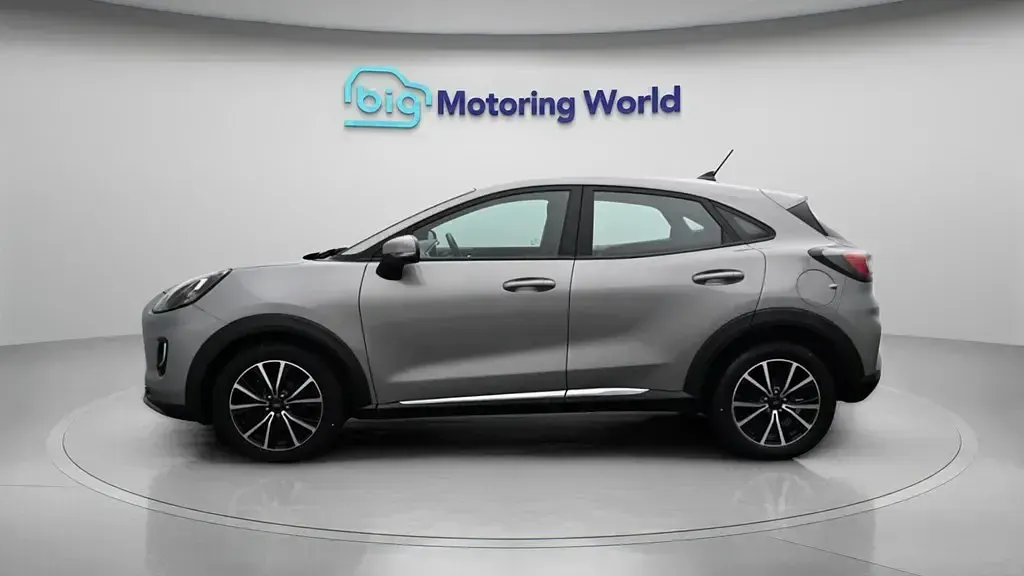 Käytetty Ford Puma Titanium 125 HP (91 kW) 2022 Hopea Katumaasturi
