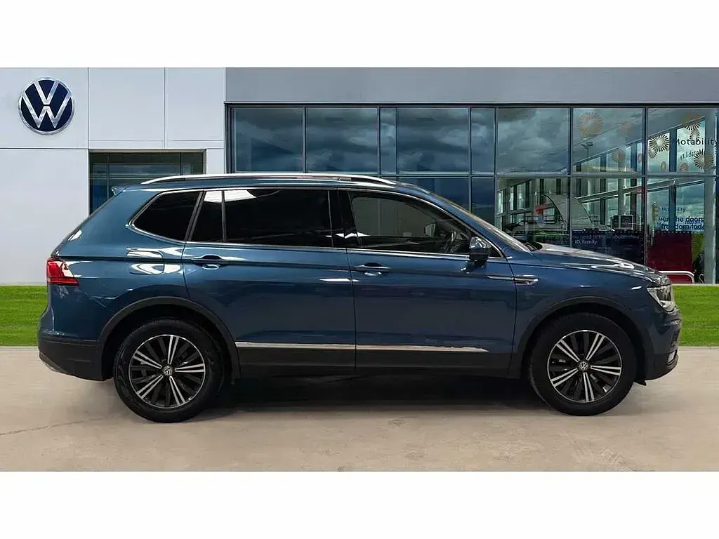 Used VW Tiguan Allspace SE 150 HP (110 kW) 2018 Blue SUV