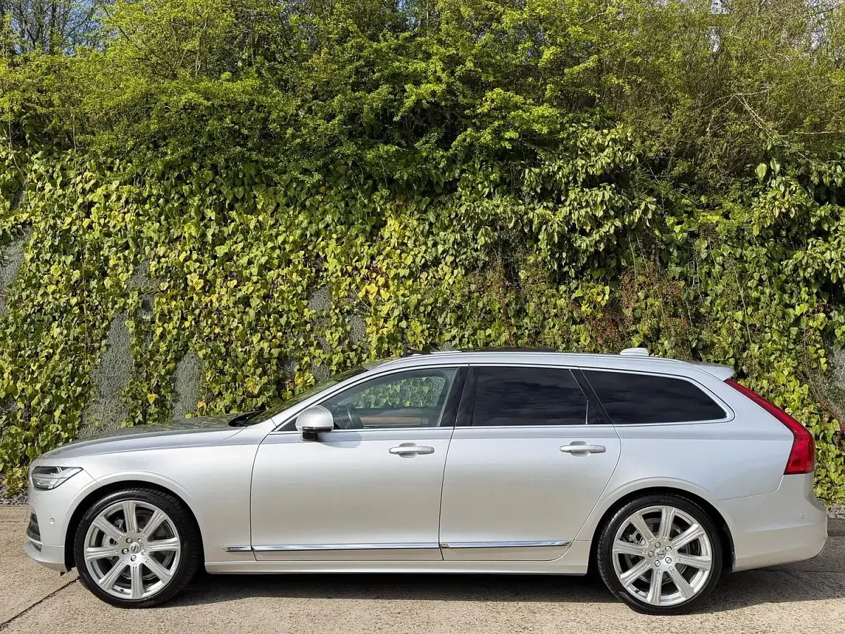 Used Volvo V90 Inscription 250 HP (183 kW) 2019 Silver Estate
