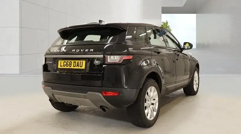 Used Land Rover Range Rover evoque SE 240 HP (176 kW) 2018 Black Hatchback
