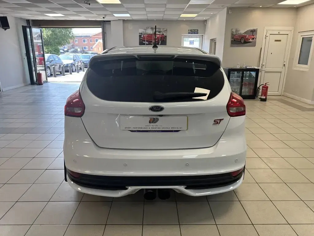 Used Ford Focus ST 2018 White Hatchback