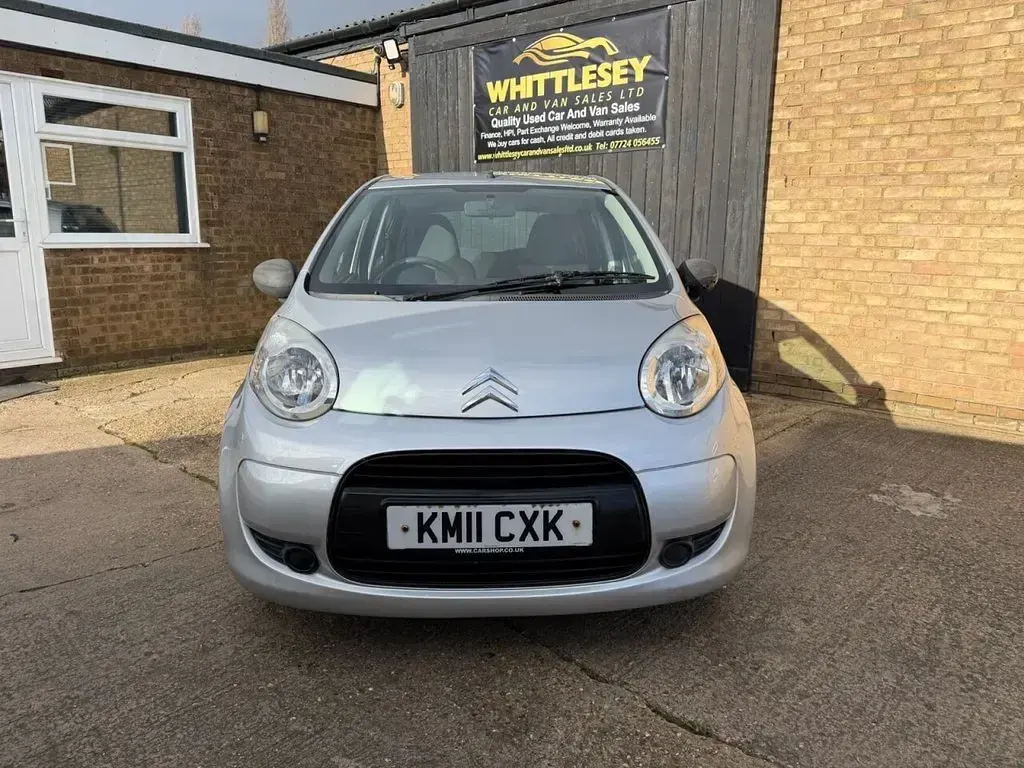 Begagnad Citroën C1 68 HK (50 kW) 2011 Grå Halvkombi
