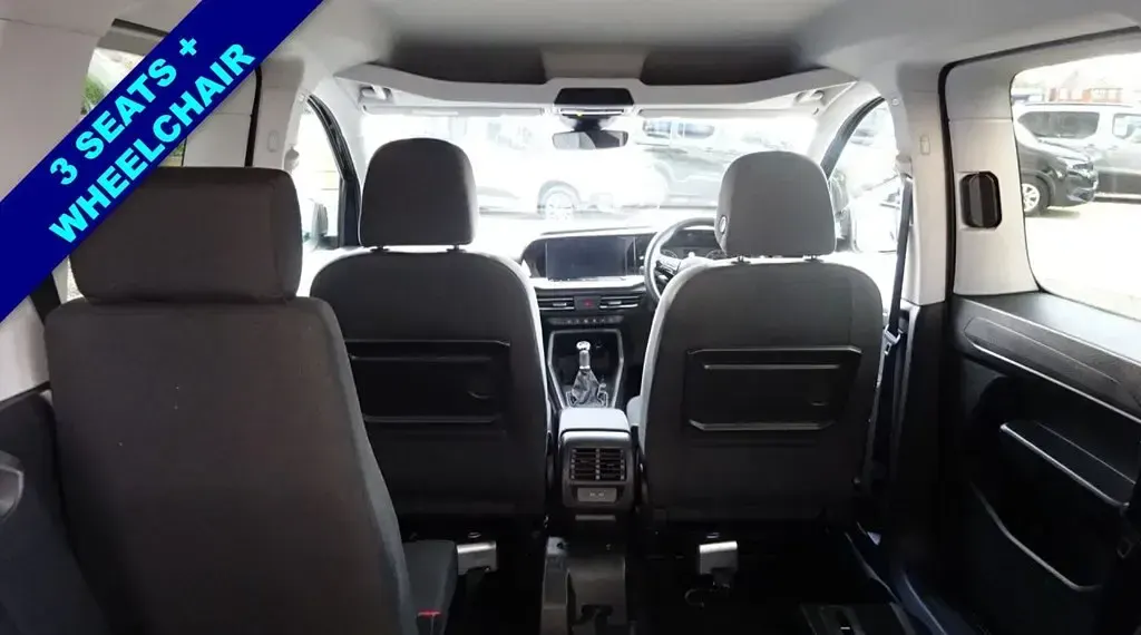 Used Ford Tourneo Connect Titanium 122 HP (89 kW) 2023 Blue MPV