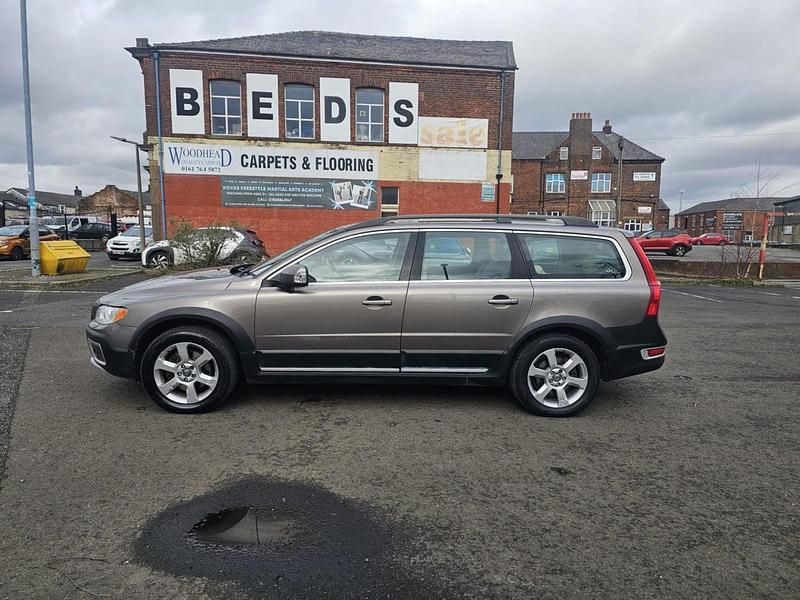 Usado Volvo XC70 SE Lux 185 HP (136 kW) 2008 Prateado Carrinha