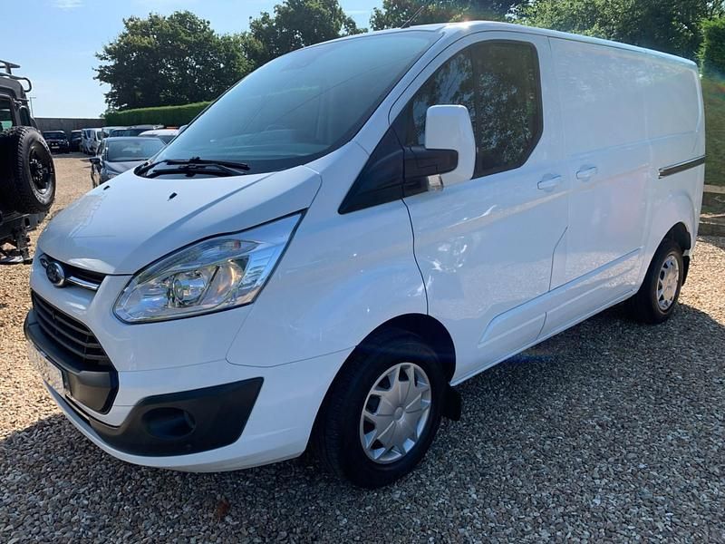 White Used 2017 Ford Transit Custom Limited Van | £6,495 (Good price) - Image 1/4