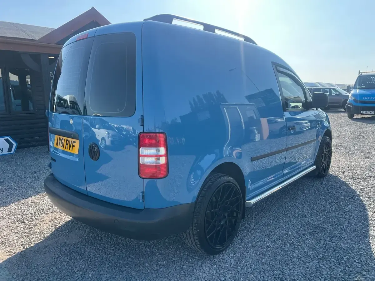 Used VW Caddy 75 HP (55 kW) 2011 Blue MPV